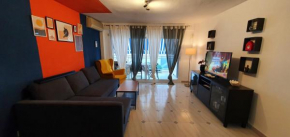 Freshly Renovated Cosy Bright and Spacious Apartment